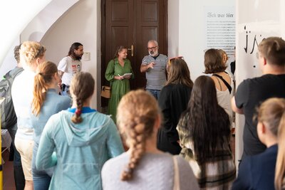 česko - německý program s Erikem Buchholzem ve výstavě ICH WAR HIER - Epos 257 & Vladimir 518