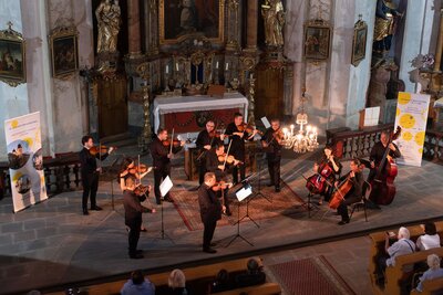 Za poklady Broumovska, Orchestr Beliczay