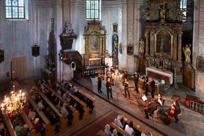 Za poklady Broumovska, Orchestr Beliczay