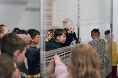 z vernisáže výstavy Všechny ruce pravé od Lucie Nováčkové