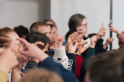 z vernisáže výstavy Všechny ruce pravé od Lucie Nováčkové