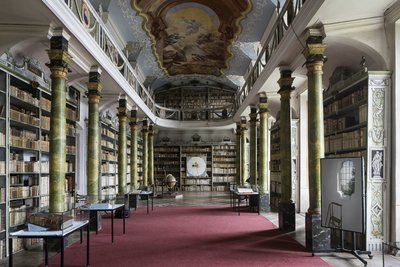 Ora et lege, Martin Kohout, Florian Meisenberg, pohled do výstavy, Klášter Broumov, 2021