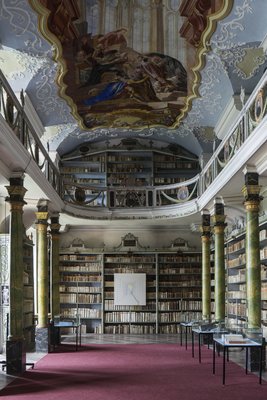 Ora et lege, Florian Meisenberg, pohled do výstavy, Klášter Broumov, 2021