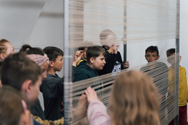 Vydejte se na vlastní cestu osnovou. Na nové výstavě v galerii Lapidárium 