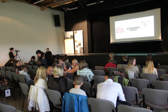 Závěrečná prezentace Příběhů našich sousedů v sále Dřevník