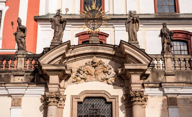 Portál kostela sv. Vojtěcha