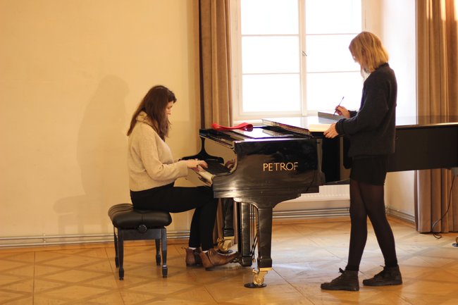 Listopad: Kristina Bárta a Tuva Hellum