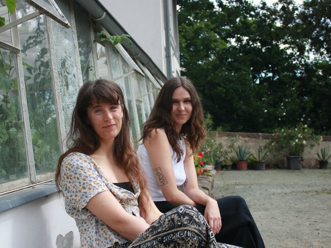 Červenec: Lucie Lučanská a Apolena Vybíralová 