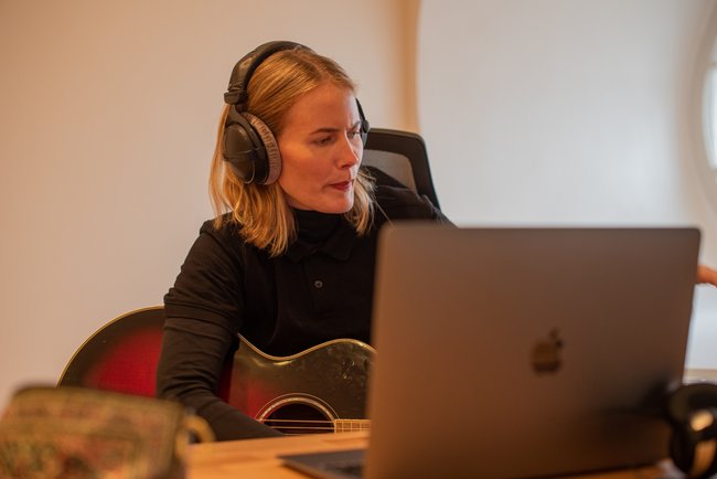 TZ - „V klášteře se tvoří snadno,“ shodují se hudební rezidentky Tuva Hellum a Kristina Barta